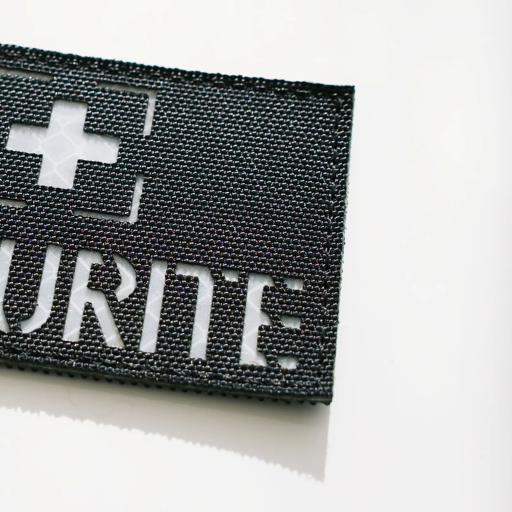 bordure patch laser cut découpe laser finition tactique paradyse solutions