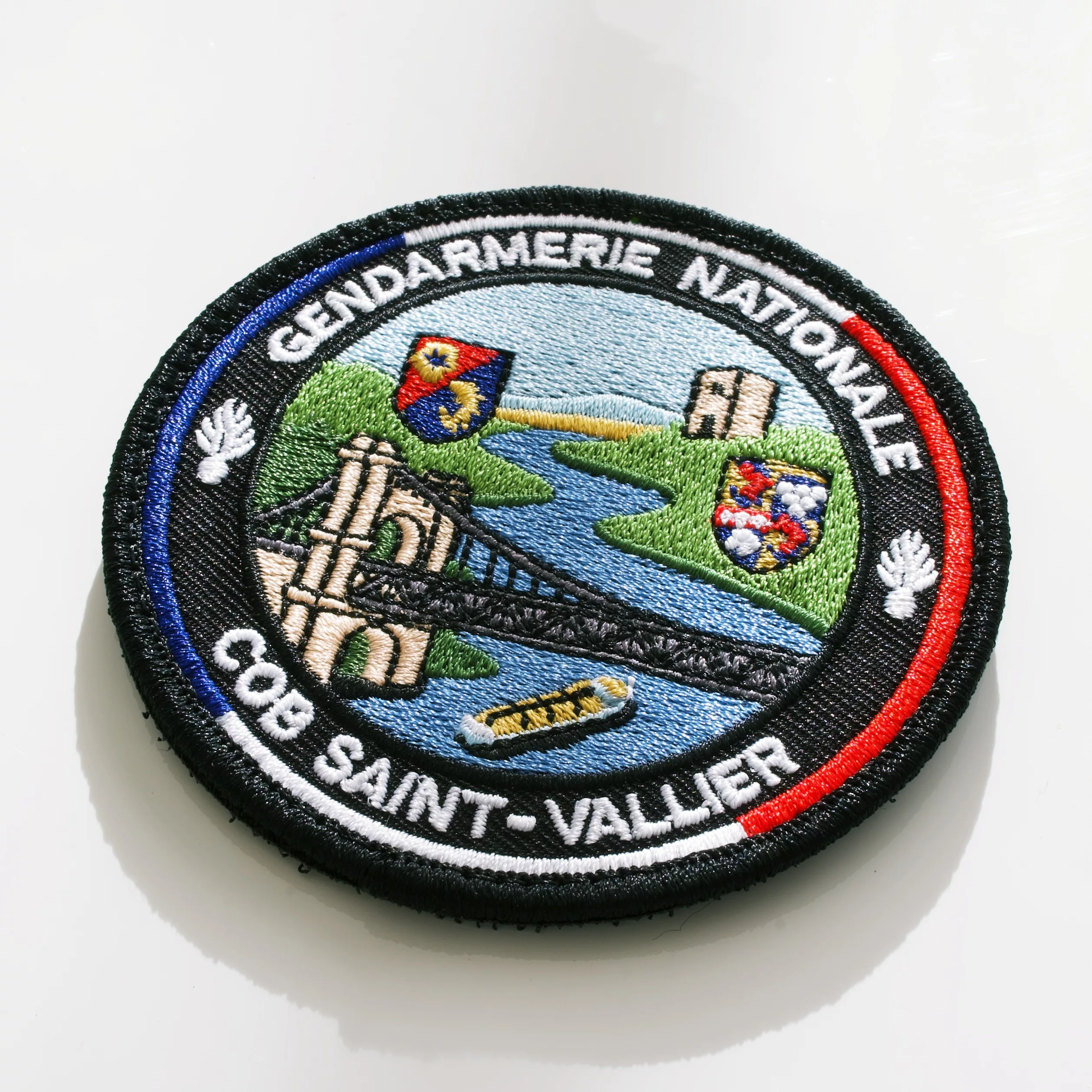 patch brodé personnalisé gendarmerie nationale rendu textile institutionnel paradyse solutions