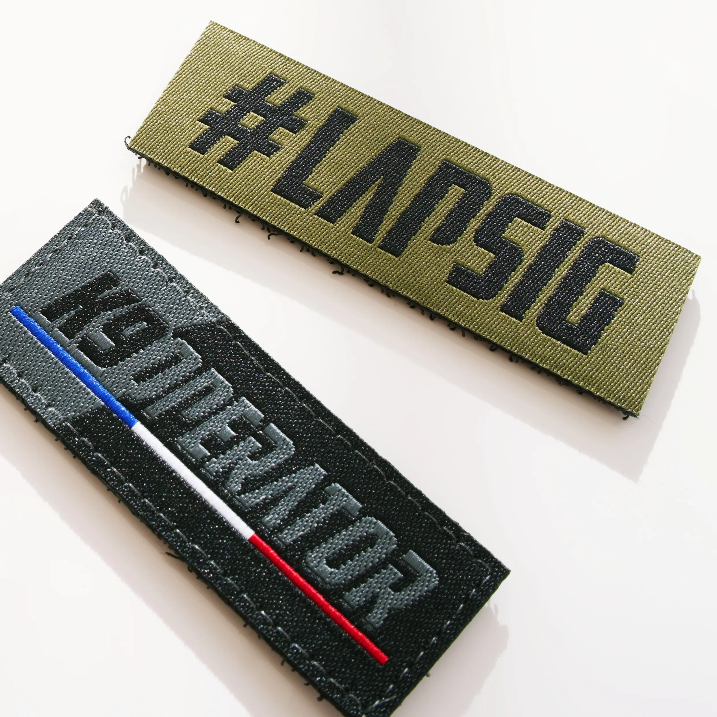patch tissé personnalisé surface lisse détails fins logo paradyse solutions