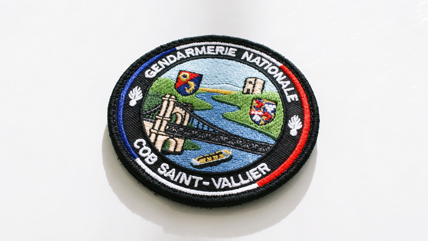 patch brodé personnalisé gendarmerie nationale rendu textile institutionnel paradyse solutions